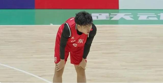 南宫体育-【人物】三大球赛场的明星 张博源引领中国篮球未来